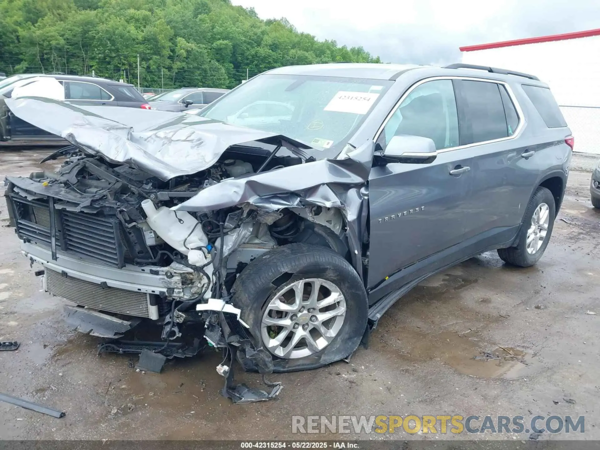 2 Photograph of a damaged car 1GNEVGKW3KJ283130 CHEVROLET TRAVERSE 2019