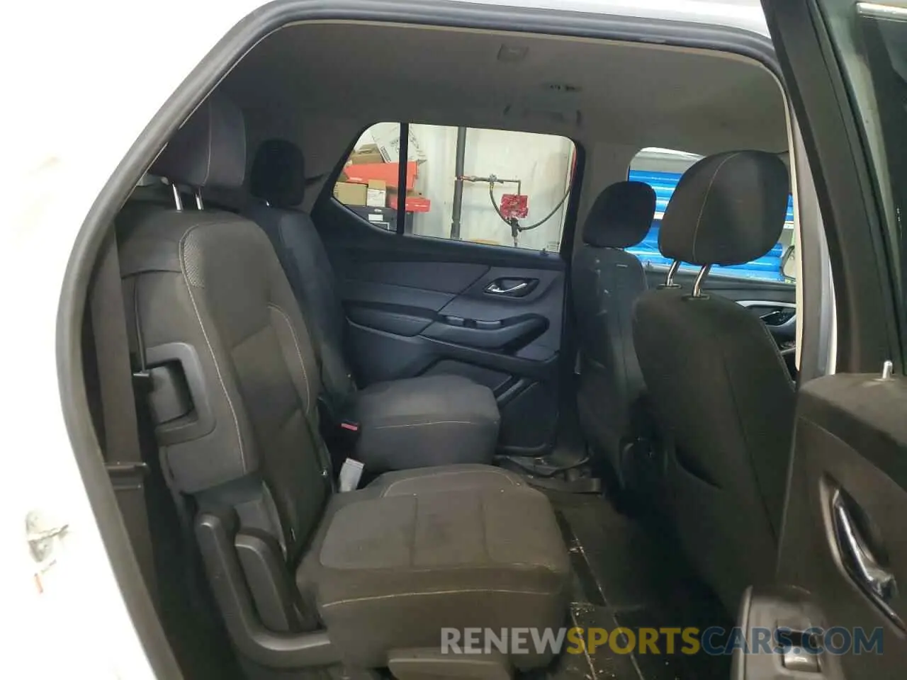 11 Photograph of a damaged car 1GNEVGKW3KJ295715 CHEVROLET TRAVERSE 2019