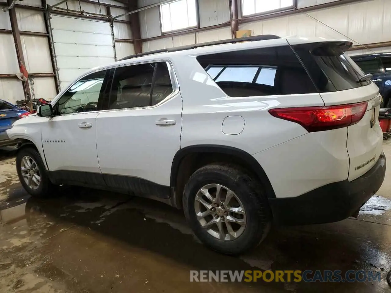 2 Photograph of a damaged car 1GNEVGKW3KJ295715 CHEVROLET TRAVERSE 2019