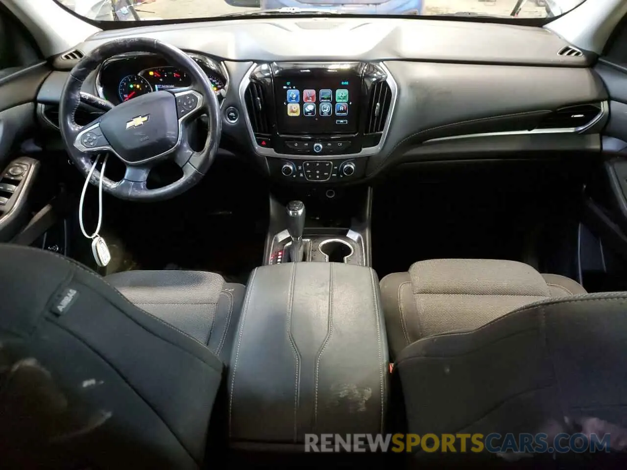 8 Photograph of a damaged car 1GNEVGKW3KJ295715 CHEVROLET TRAVERSE 2019