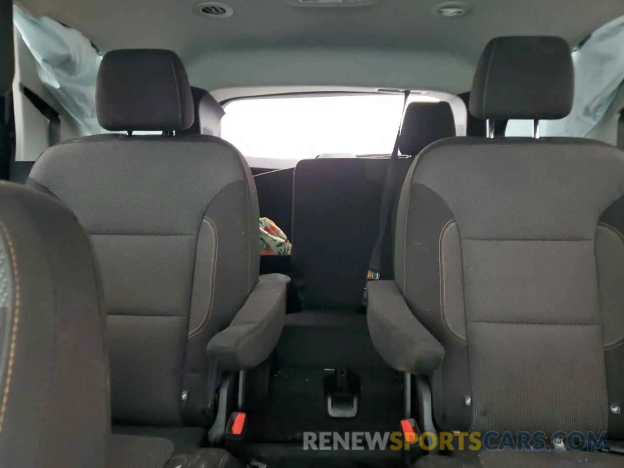 10 Photograph of a damaged car 1GNEVGKW3KJ310780 CHEVROLET TRAVERSE 2019