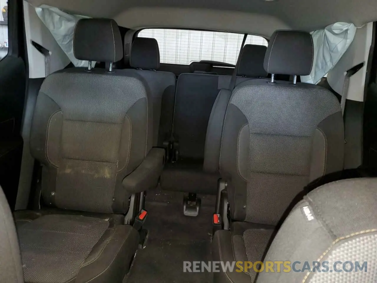 10 Photograph of a damaged car 1GNEVGKW4KJ119272 CHEVROLET TRAVERSE 2019