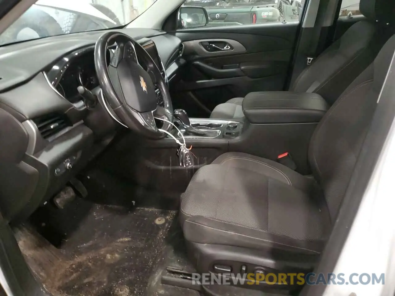 7 Photograph of a damaged car 1GNEVGKW4KJ192741 CHEVROLET TRAVERSE 2019