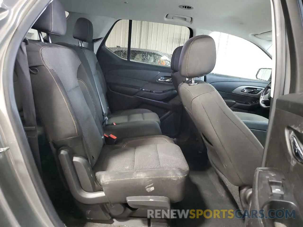 11 Photograph of a damaged car 1GNEVGKW4KJ250847 CHEVROLET TRAVERSE 2019