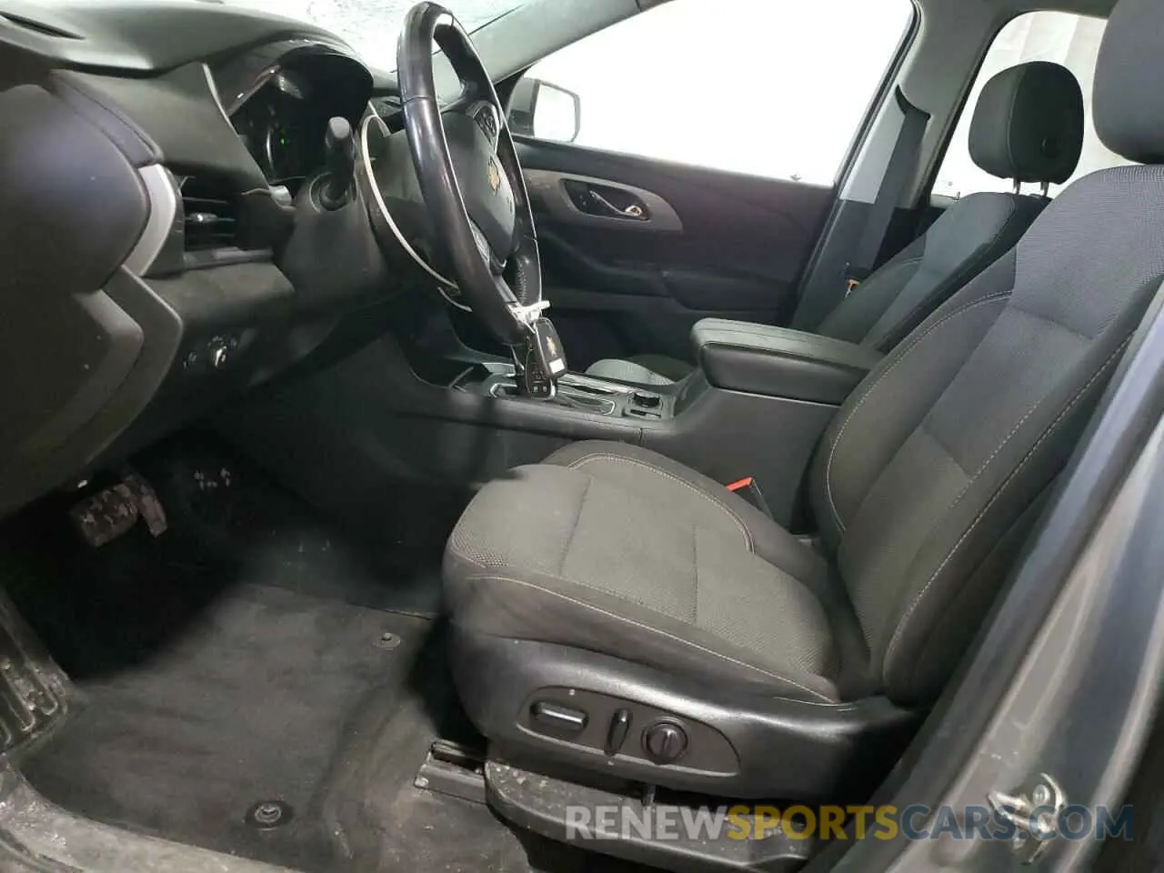 7 Photograph of a damaged car 1GNEVGKW4KJ250847 CHEVROLET TRAVERSE 2019