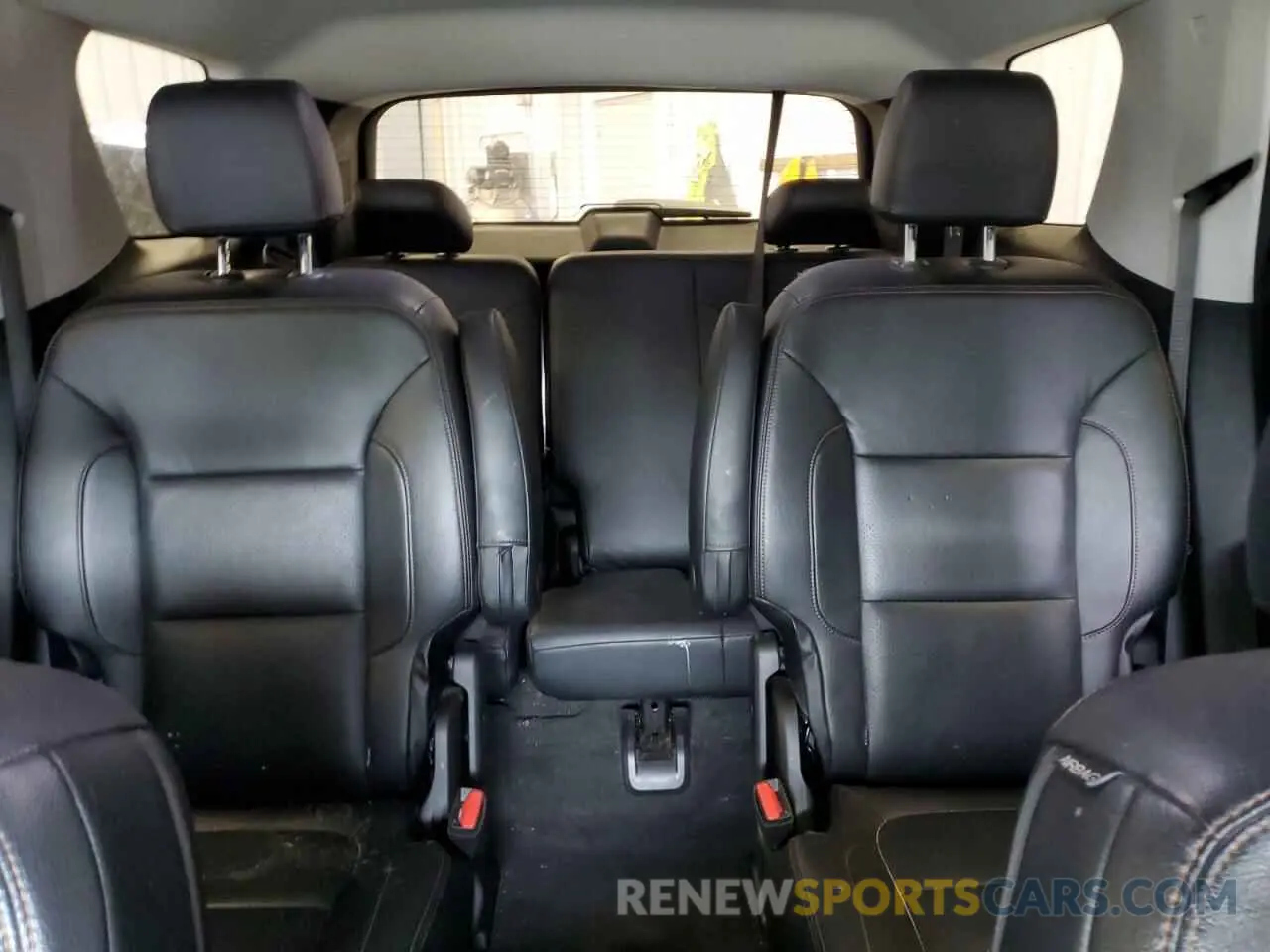 10 Photograph of a damaged car 1GNEVGKW4KJ301196 CHEVROLET TRAVERSE 2019