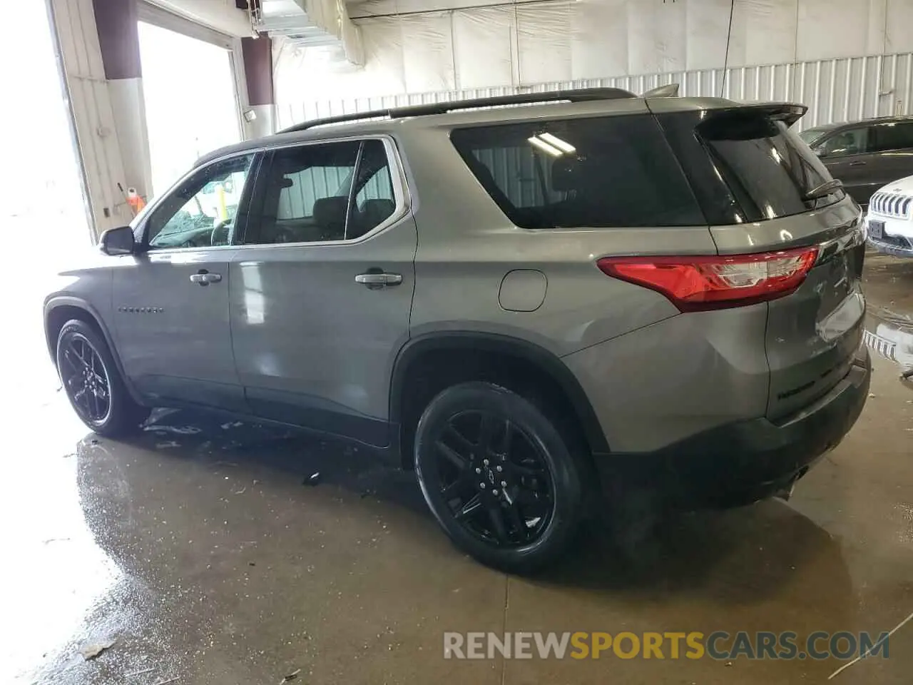 2 Photograph of a damaged car 1GNEVGKW4KJ301196 CHEVROLET TRAVERSE 2019