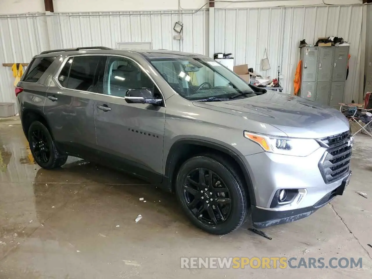 4 Photograph of a damaged car 1GNEVGKW4KJ301196 CHEVROLET TRAVERSE 2019