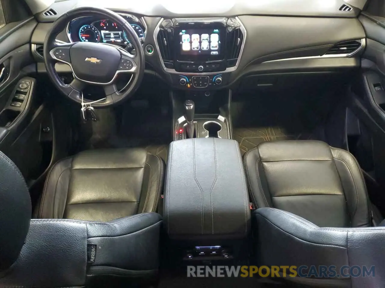 8 Photograph of a damaged car 1GNEVGKW4KJ301196 CHEVROLET TRAVERSE 2019