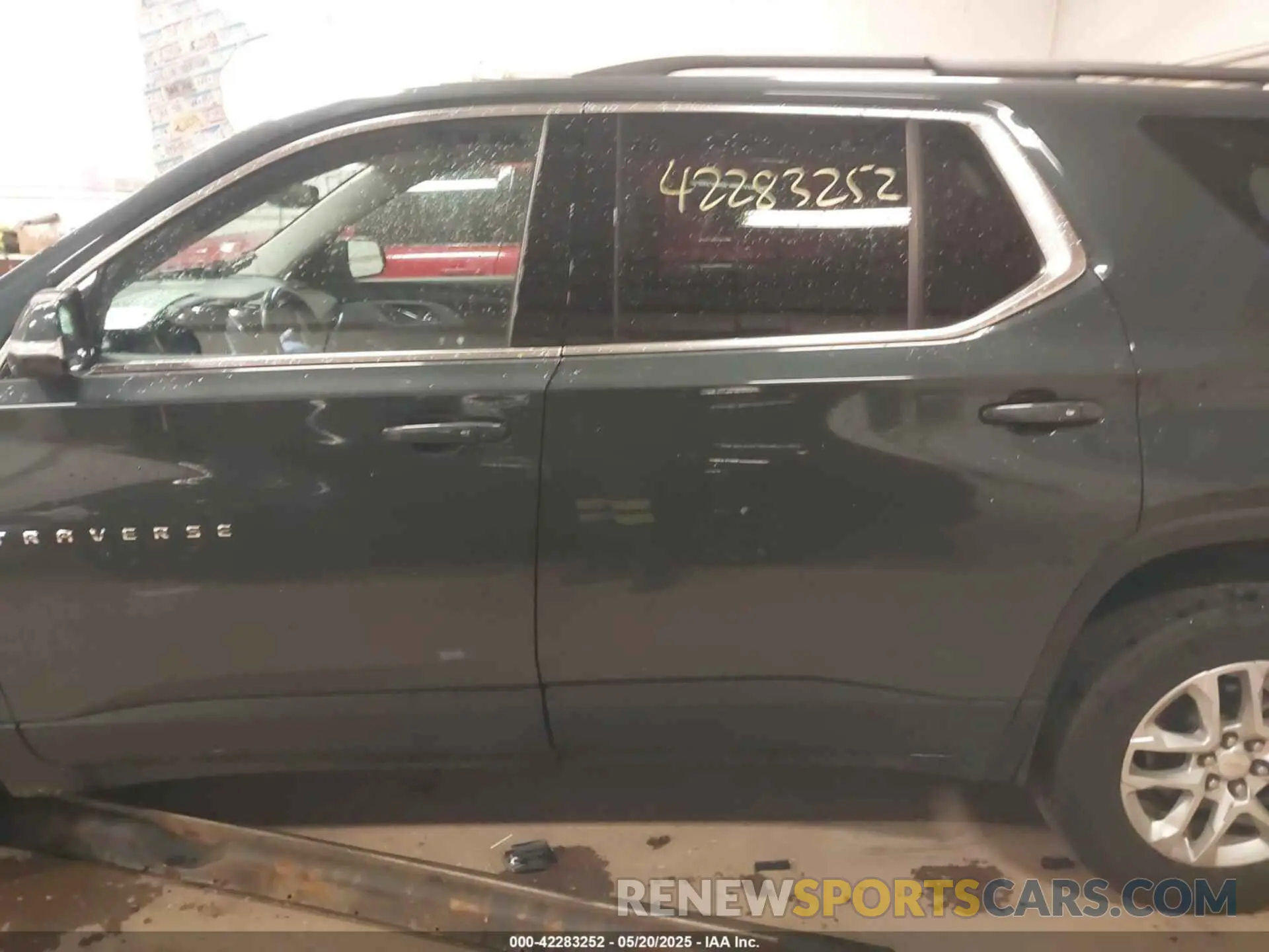 14 Photograph of a damaged car 1GNEVGKW5KJ105431 CHEVROLET TRAVERSE 2019