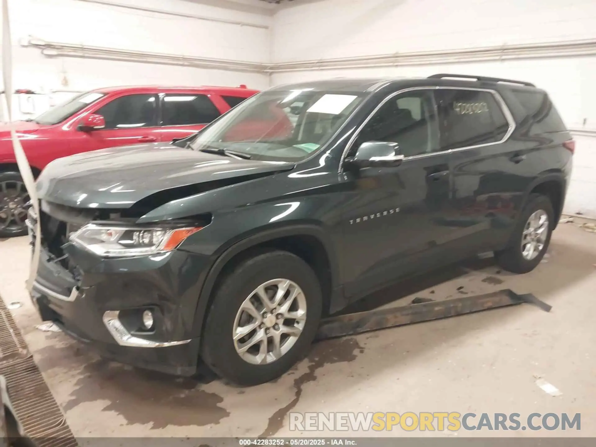 2 Photograph of a damaged car 1GNEVGKW5KJ105431 CHEVROLET TRAVERSE 2019
