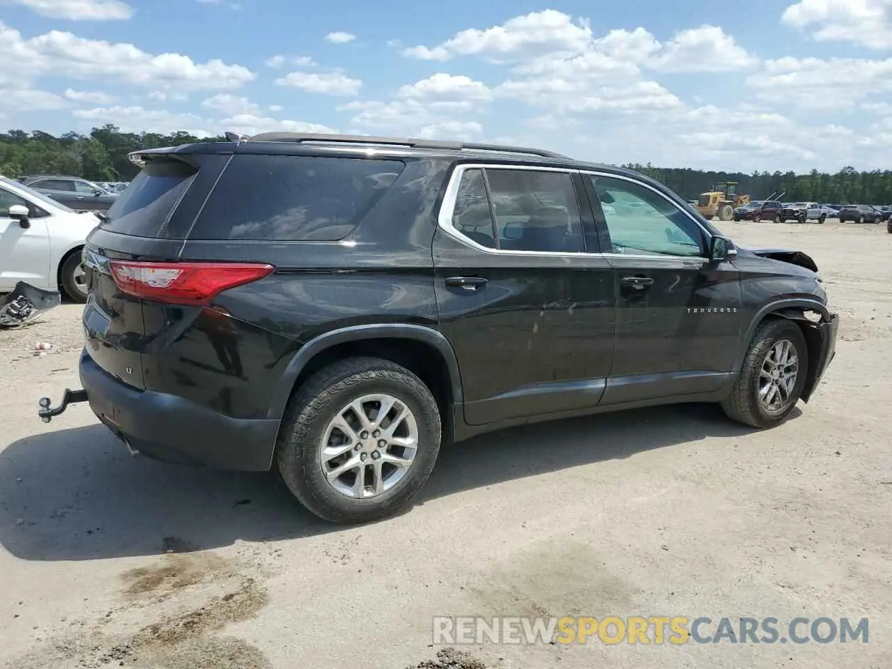 3 Photograph of a damaged car 1GNEVGKW5KJ198340 CHEVROLET TRAVERSE 2019