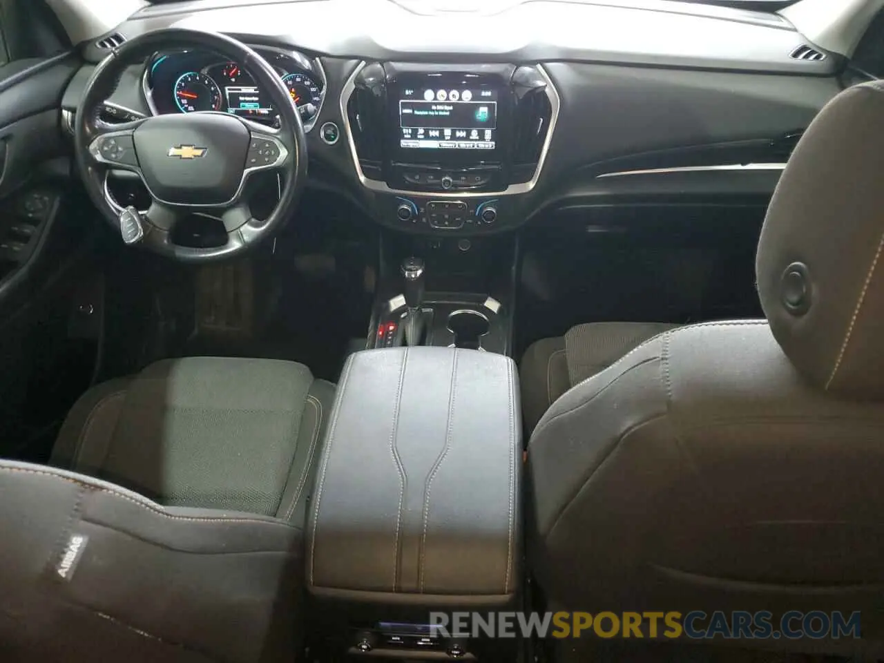 8 Photograph of a damaged car 1GNEVGKW5KJ209417 CHEVROLET TRAVERSE 2019