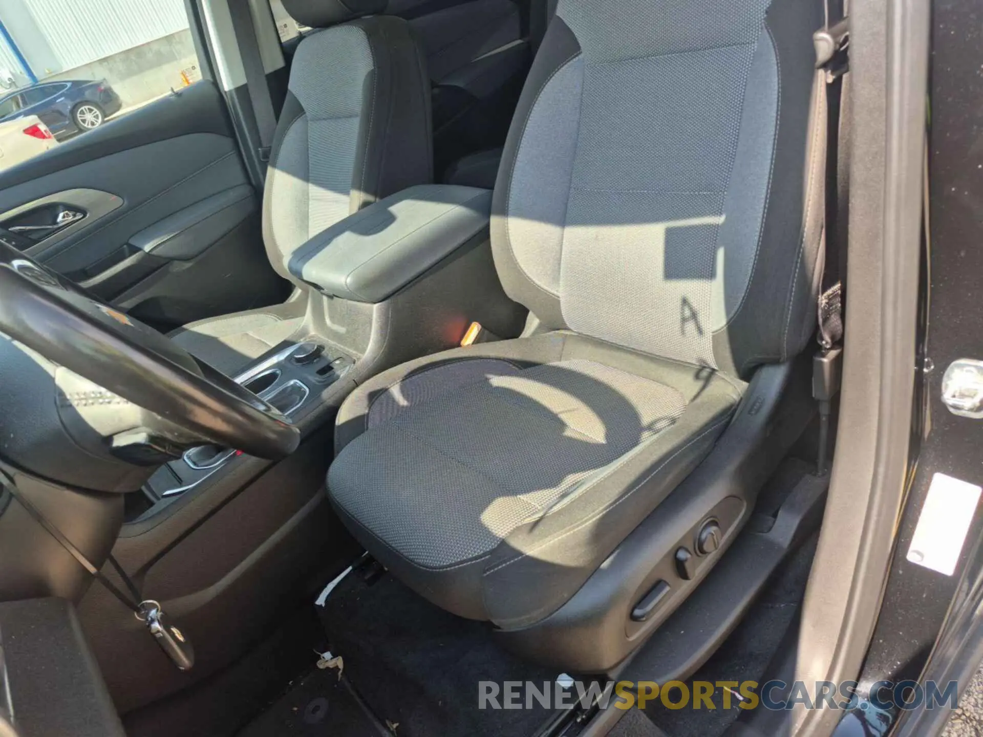 12 Photograph of a damaged car 1GNEVGKW5KJ219364 CHEVROLET TRAVERSE 2019