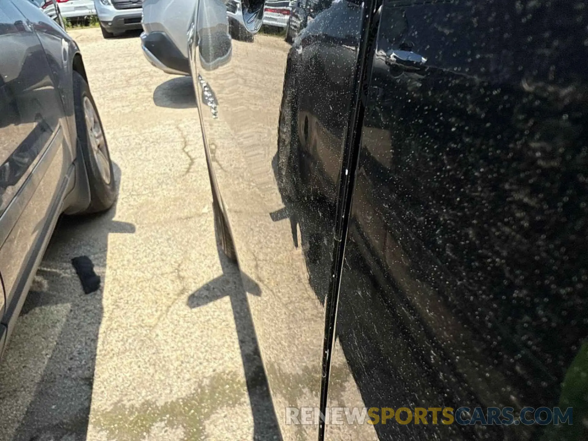 13 Photograph of a damaged car 1GNEVGKW5KJ219364 CHEVROLET TRAVERSE 2019