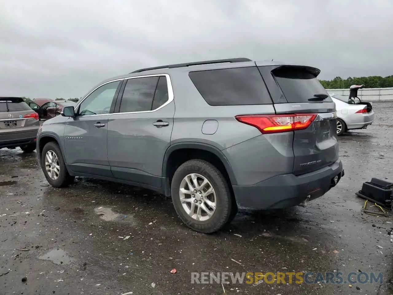 2 Photograph of a damaged car 1GNEVGKW5KJ258777 CHEVROLET TRAVERSE 2019