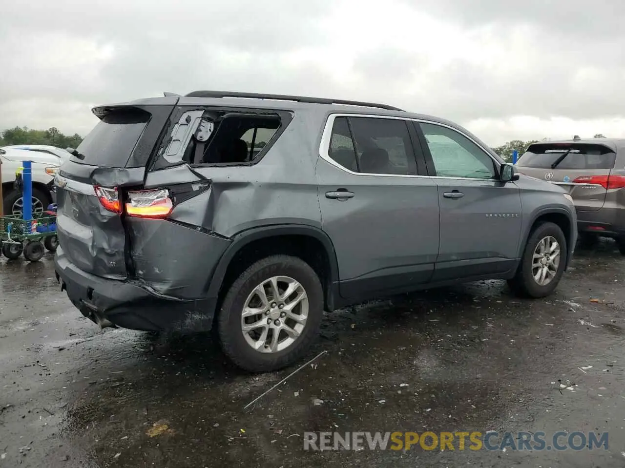3 Photograph of a damaged car 1GNEVGKW5KJ258777 CHEVROLET TRAVERSE 2019