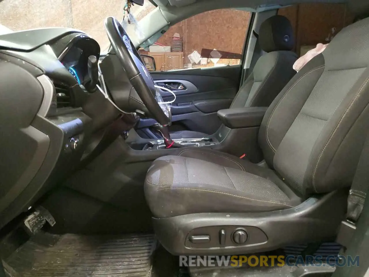 7 Photograph of a damaged car 1GNEVGKW6KJ151883 CHEVROLET TRAVERSE 2019