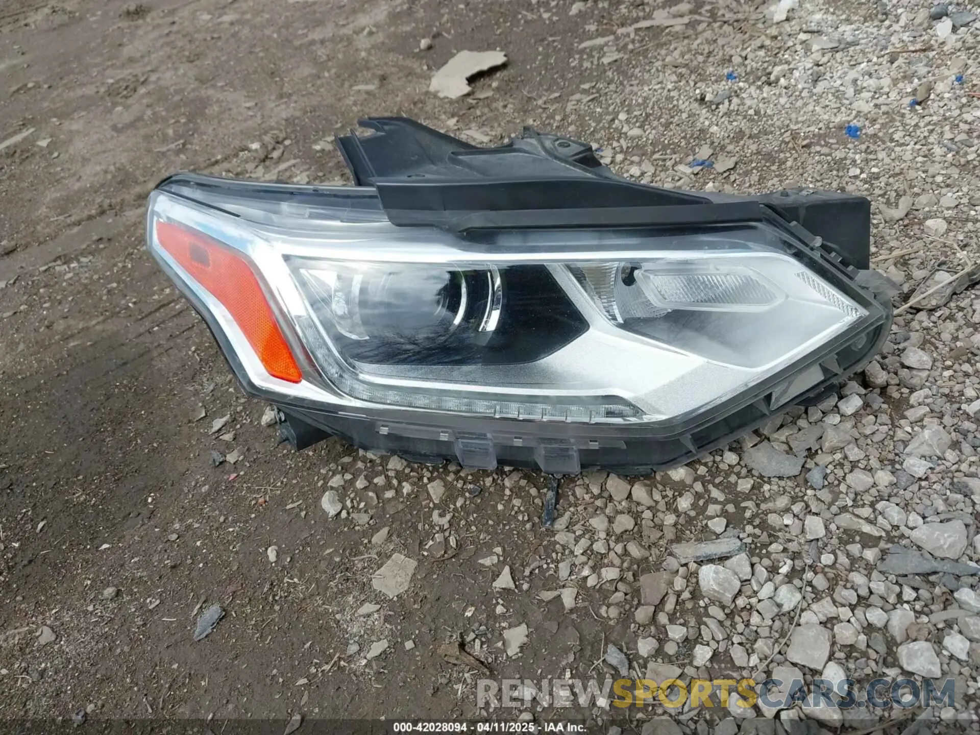12 Photograph of a damaged car 1GNEVGKW7KJ133490 CHEVROLET TRAVERSE 2019