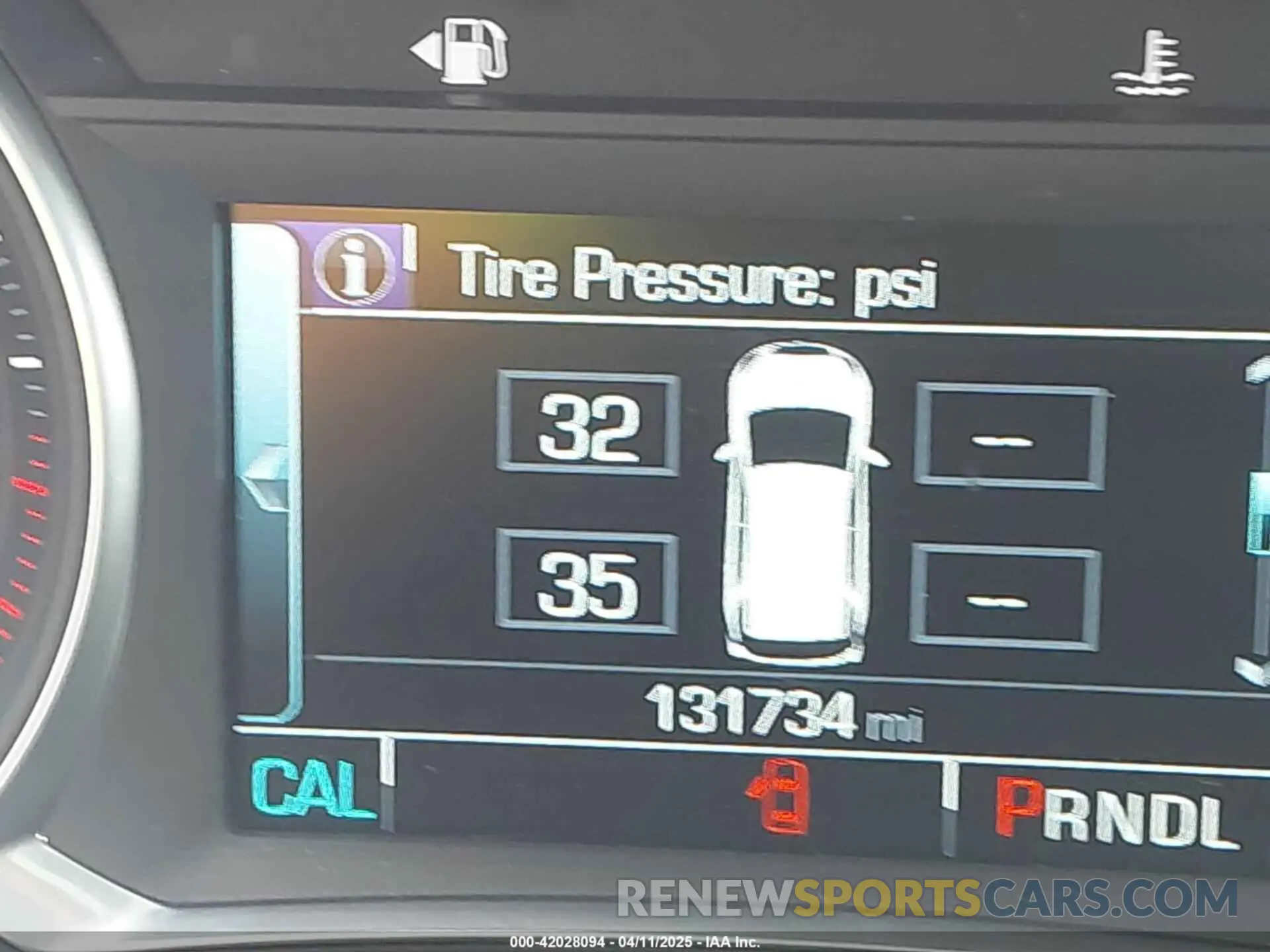 16 Photograph of a damaged car 1GNEVGKW7KJ133490 CHEVROLET TRAVERSE 2019