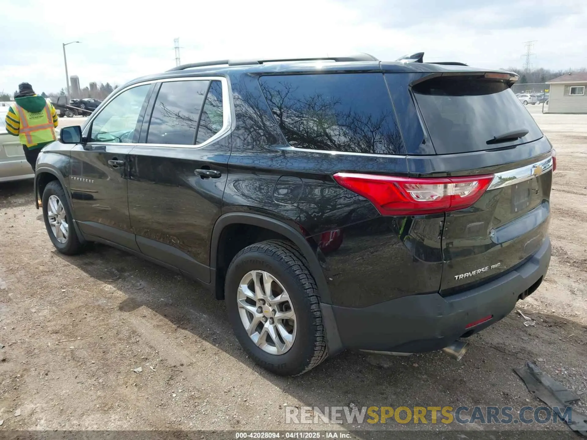 3 Photograph of a damaged car 1GNEVGKW7KJ133490 CHEVROLET TRAVERSE 2019