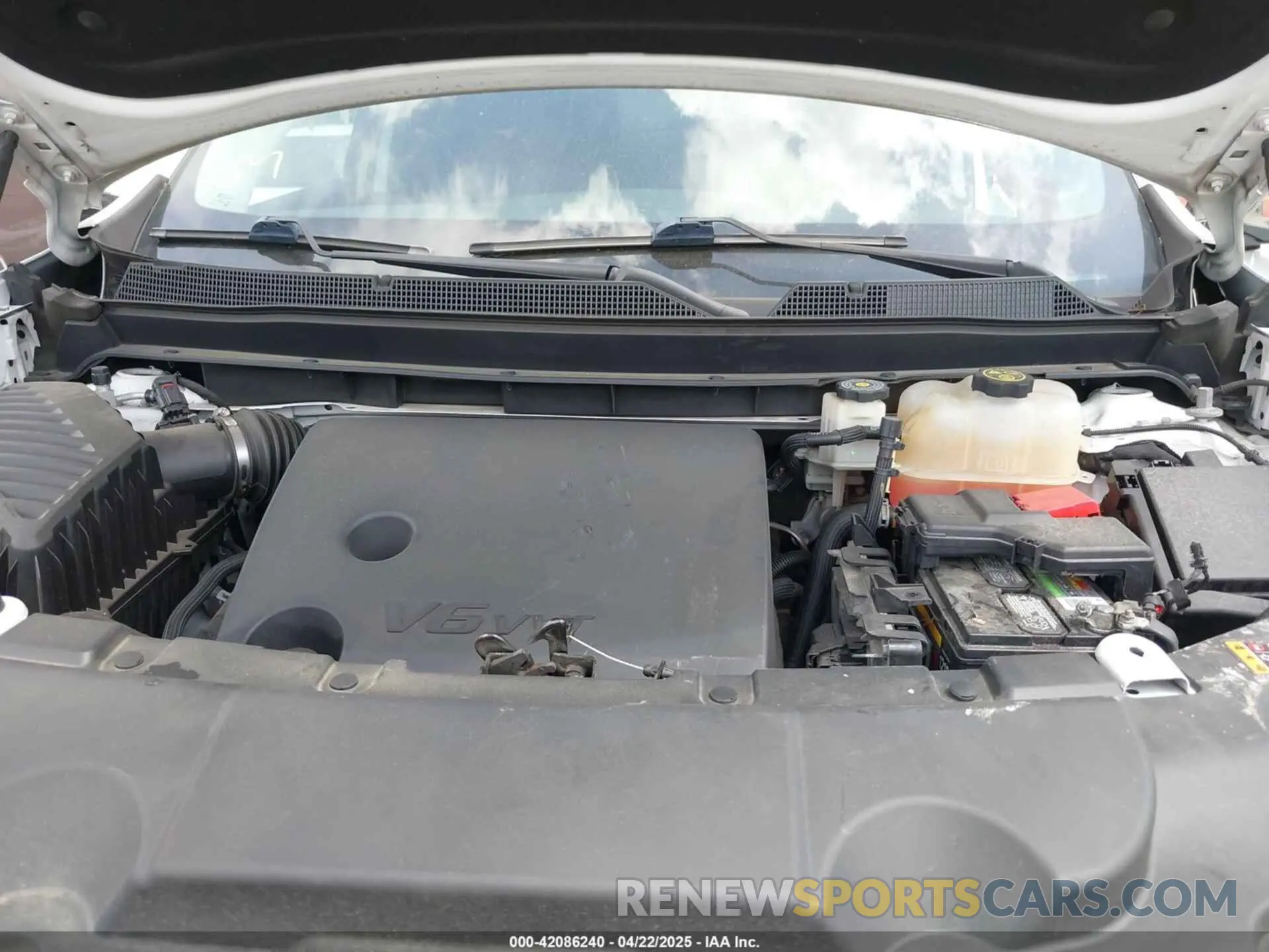 10 Photograph of a damaged car 1GNEVGKW7KJ233427 CHEVROLET TRAVERSE 2019