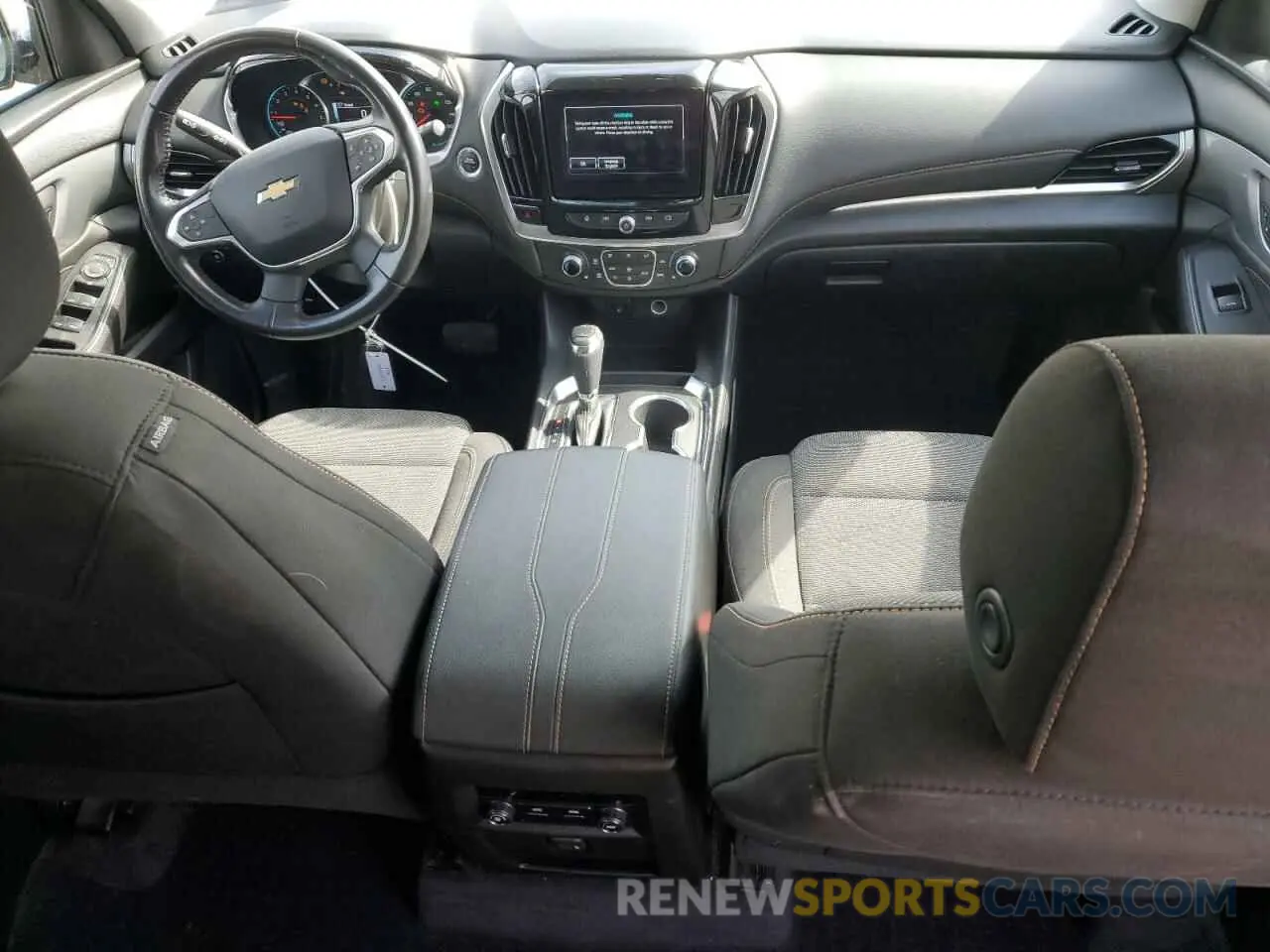 8 Photograph of a damaged car 1GNEVGKW7KJ288976 CHEVROLET TRAVERSE 2019