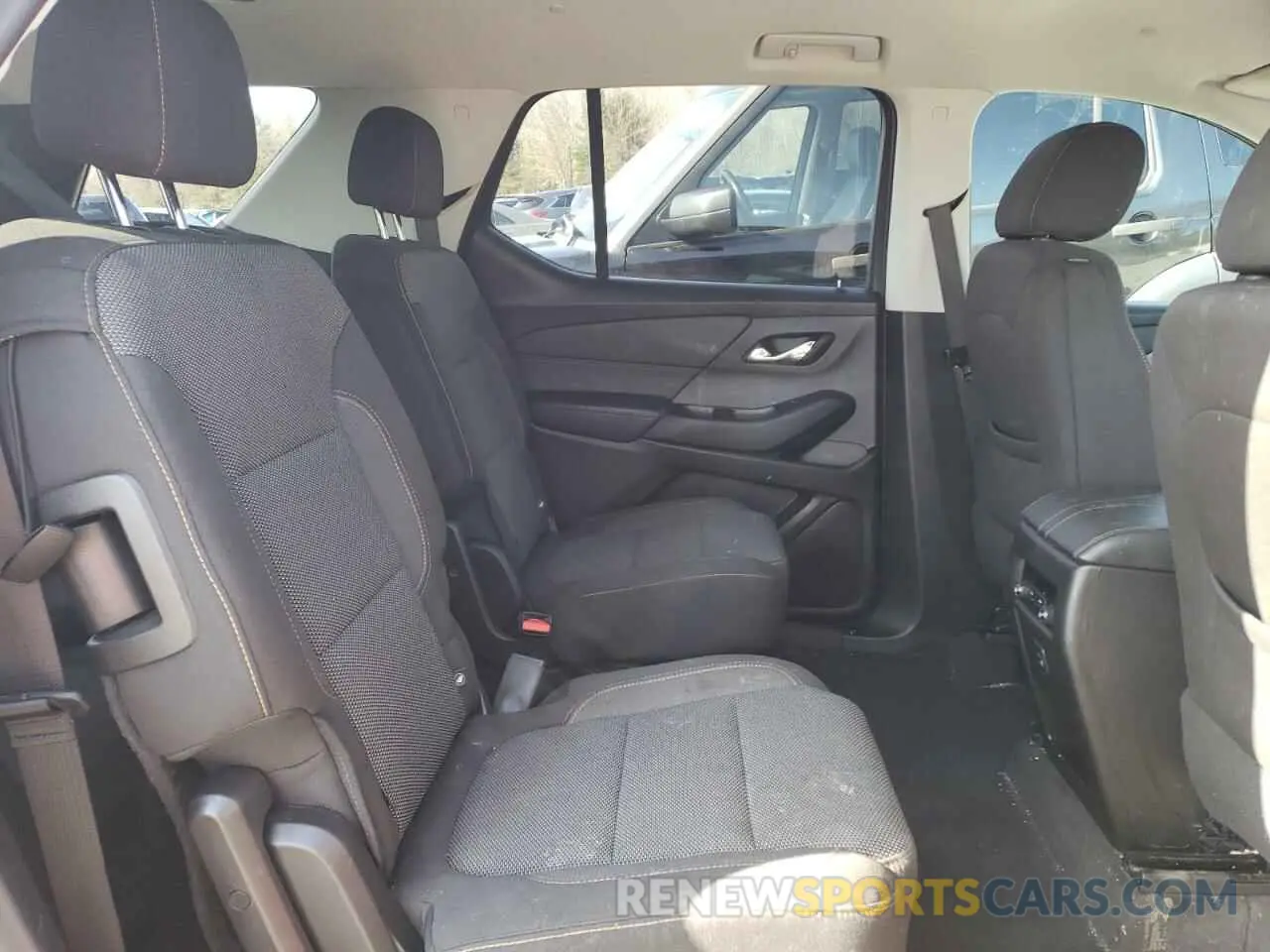 11 Photograph of a damaged car 1GNEVGKW8KJ271832 CHEVROLET TRAVERSE 2019