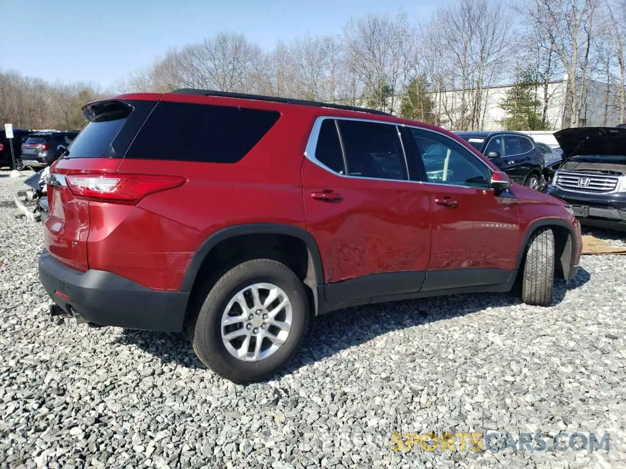 3 Photograph of a damaged car 1GNEVGKW8KJ271832 CHEVROLET TRAVERSE 2019