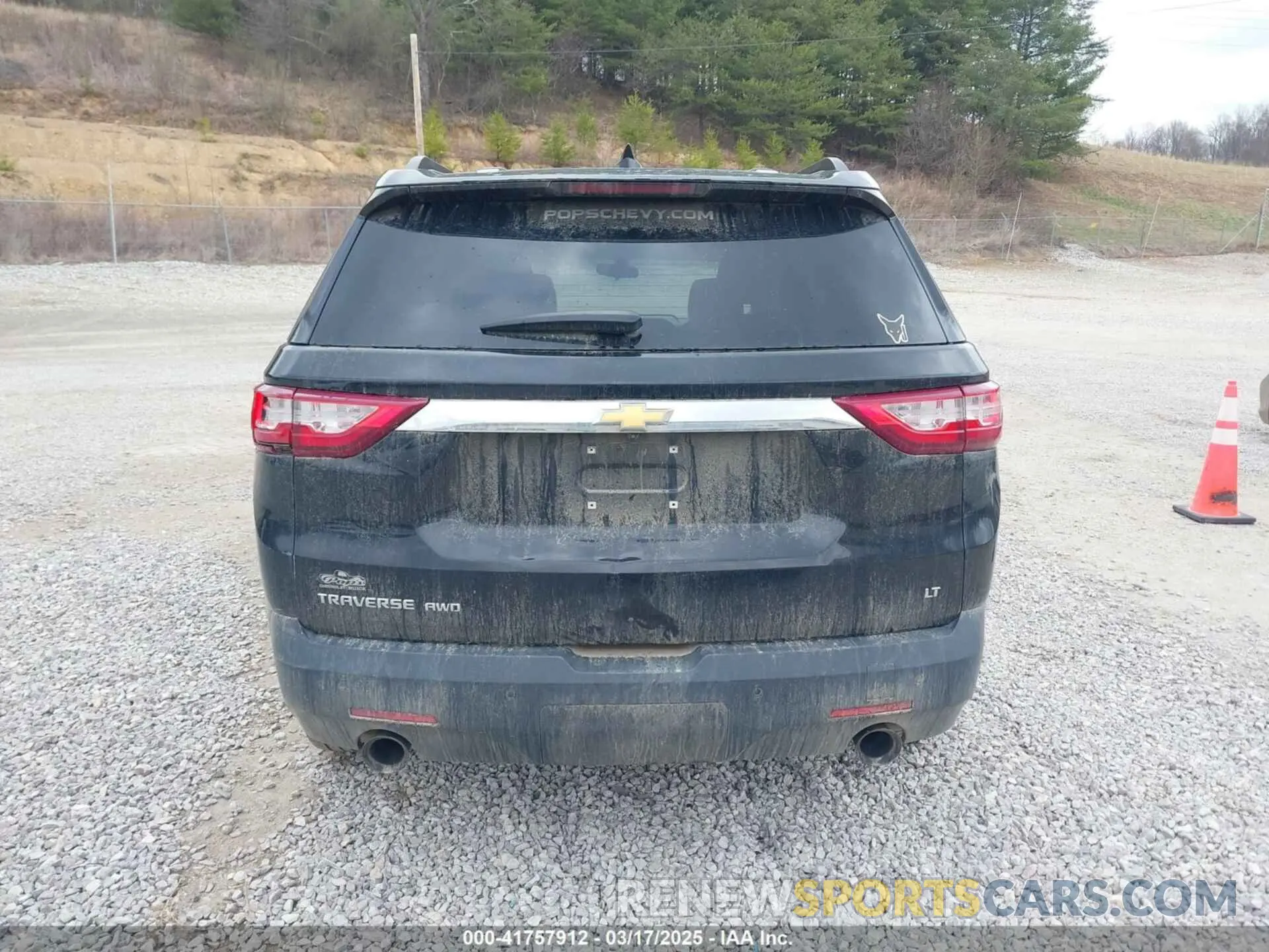 16 Photograph of a damaged car 1GNEVGKW9KJ116173 CHEVROLET TRAVERSE 2019