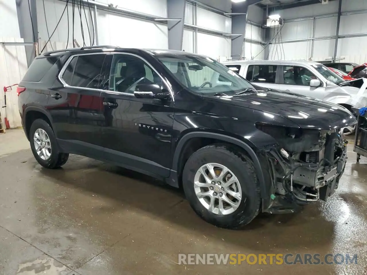 4 Photograph of a damaged car 1GNEVGKW9KJ236314 CHEVROLET TRAVERSE 2019