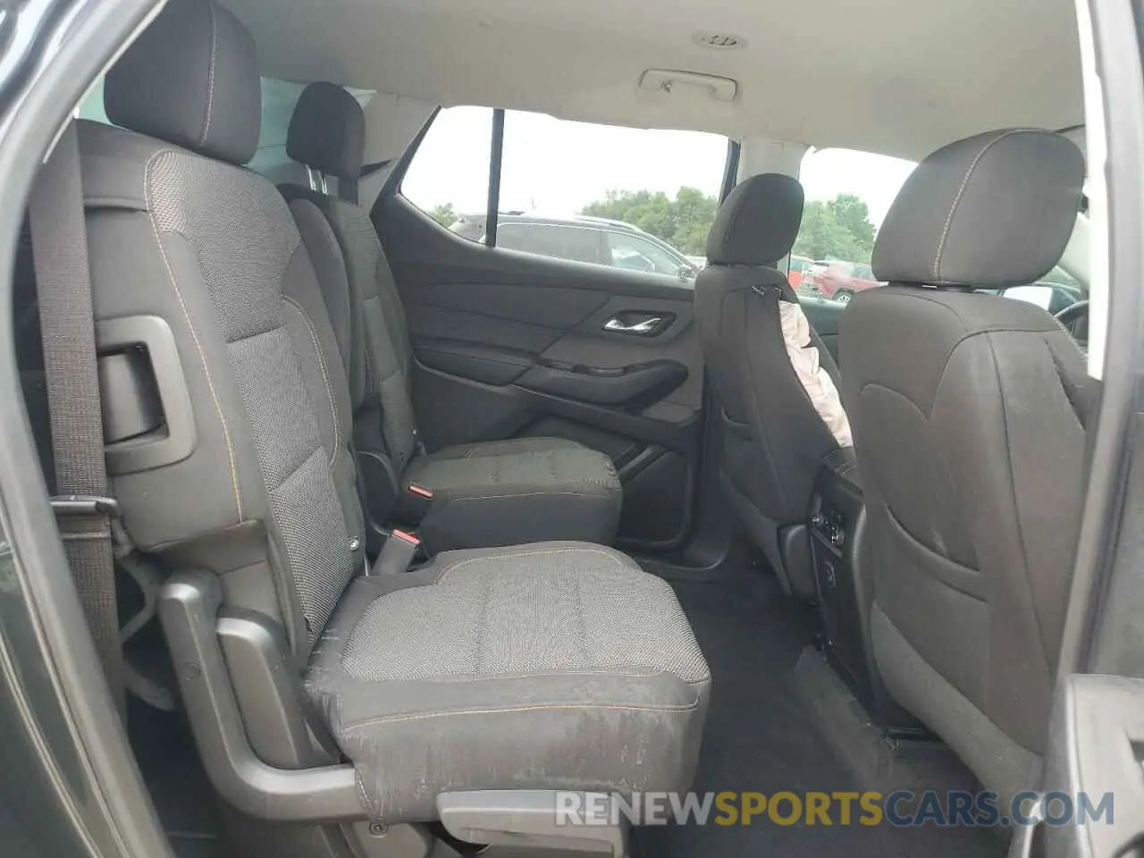 11 Photograph of a damaged car 1GNEVGKW9KJ281947 CHEVROLET TRAVERSE 2019