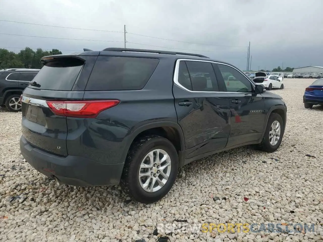 3 Photograph of a damaged car 1GNEVGKW9KJ281947 CHEVROLET TRAVERSE 2019