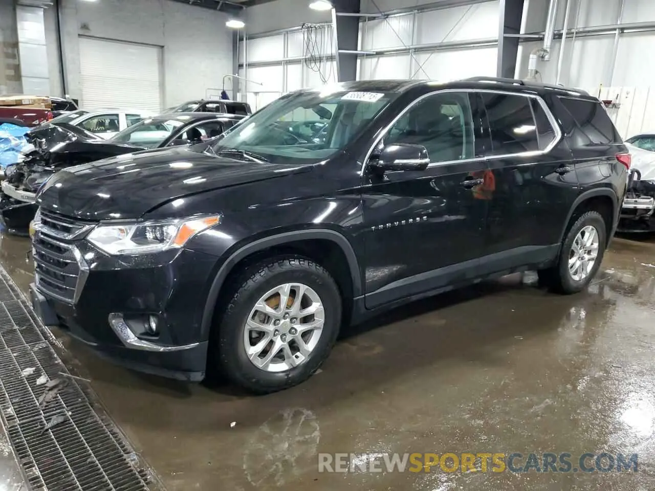 1 Photograph of a damaged car 1GNEVGKW9KJ285836 CHEVROLET TRAVERSE 2019