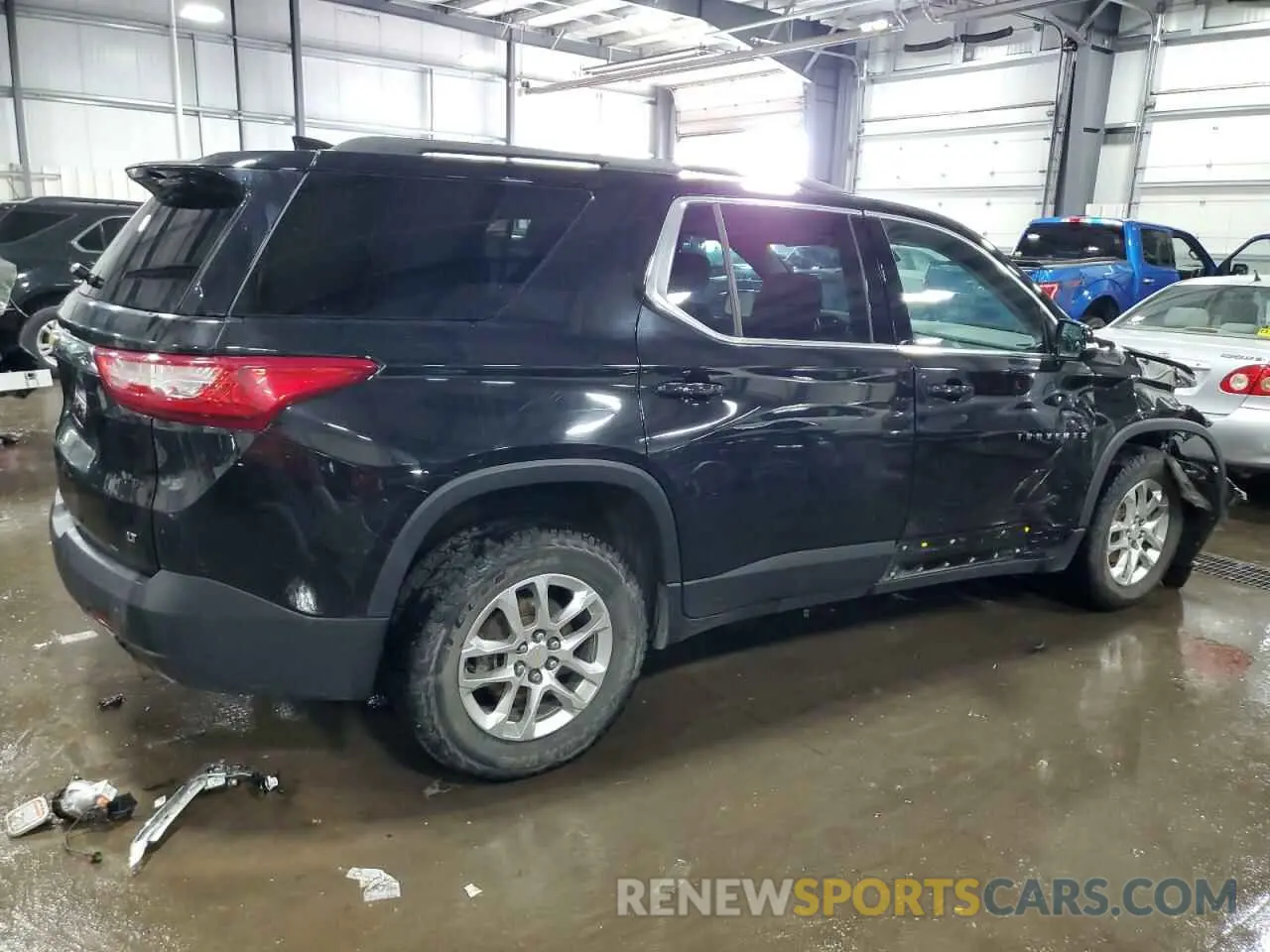 3 Photograph of a damaged car 1GNEVGKW9KJ285836 CHEVROLET TRAVERSE 2019