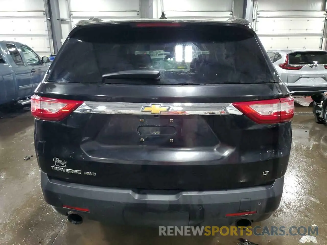 6 Photograph of a damaged car 1GNEVGKW9KJ285836 CHEVROLET TRAVERSE 2019