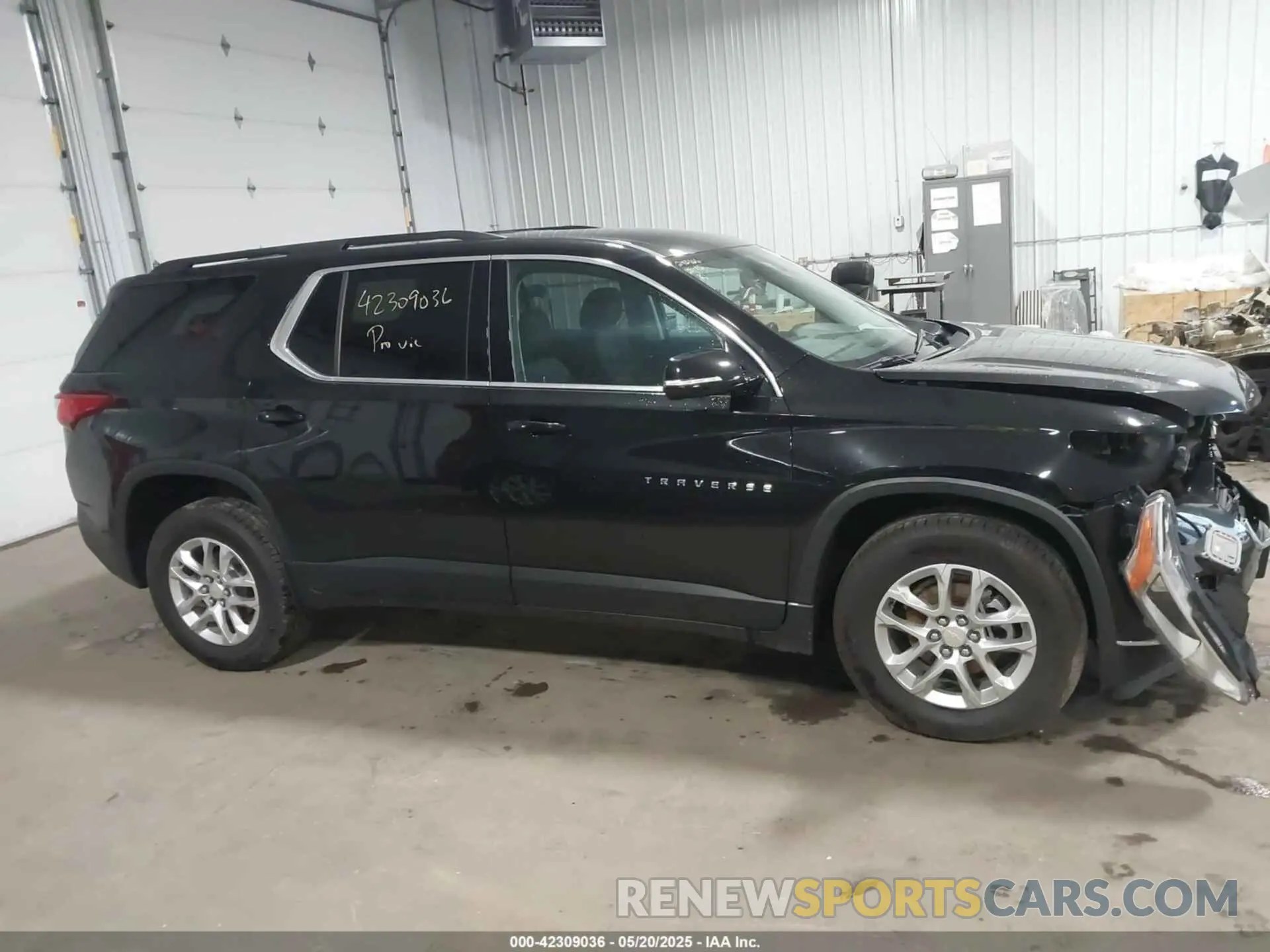 13 Photograph of a damaged car 1GNEVGKWXKJ162871 CHEVROLET TRAVERSE 2019