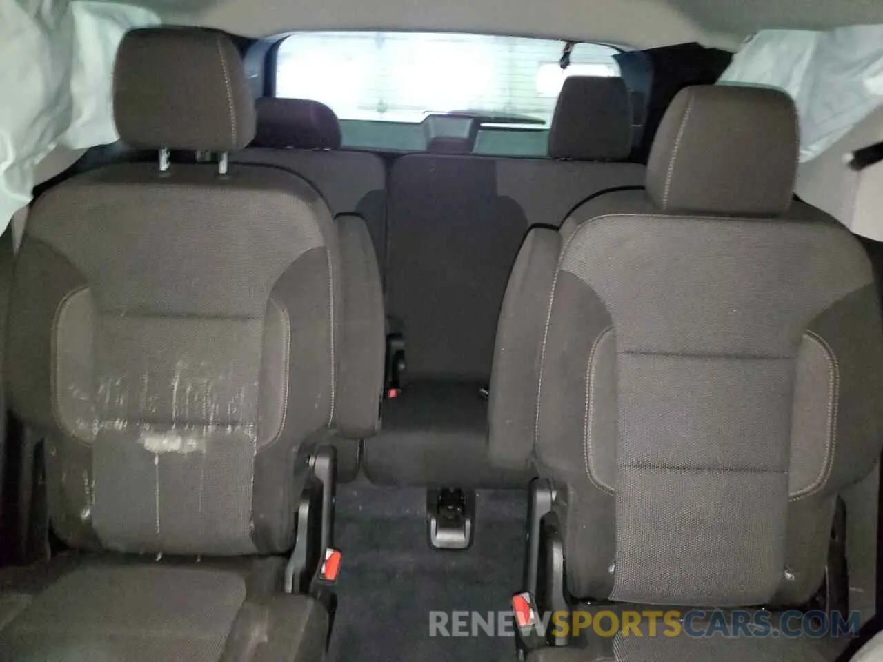 10 Photograph of a damaged car 1GNEVGKWXKJ310226 CHEVROLET TRAVERSE 2019