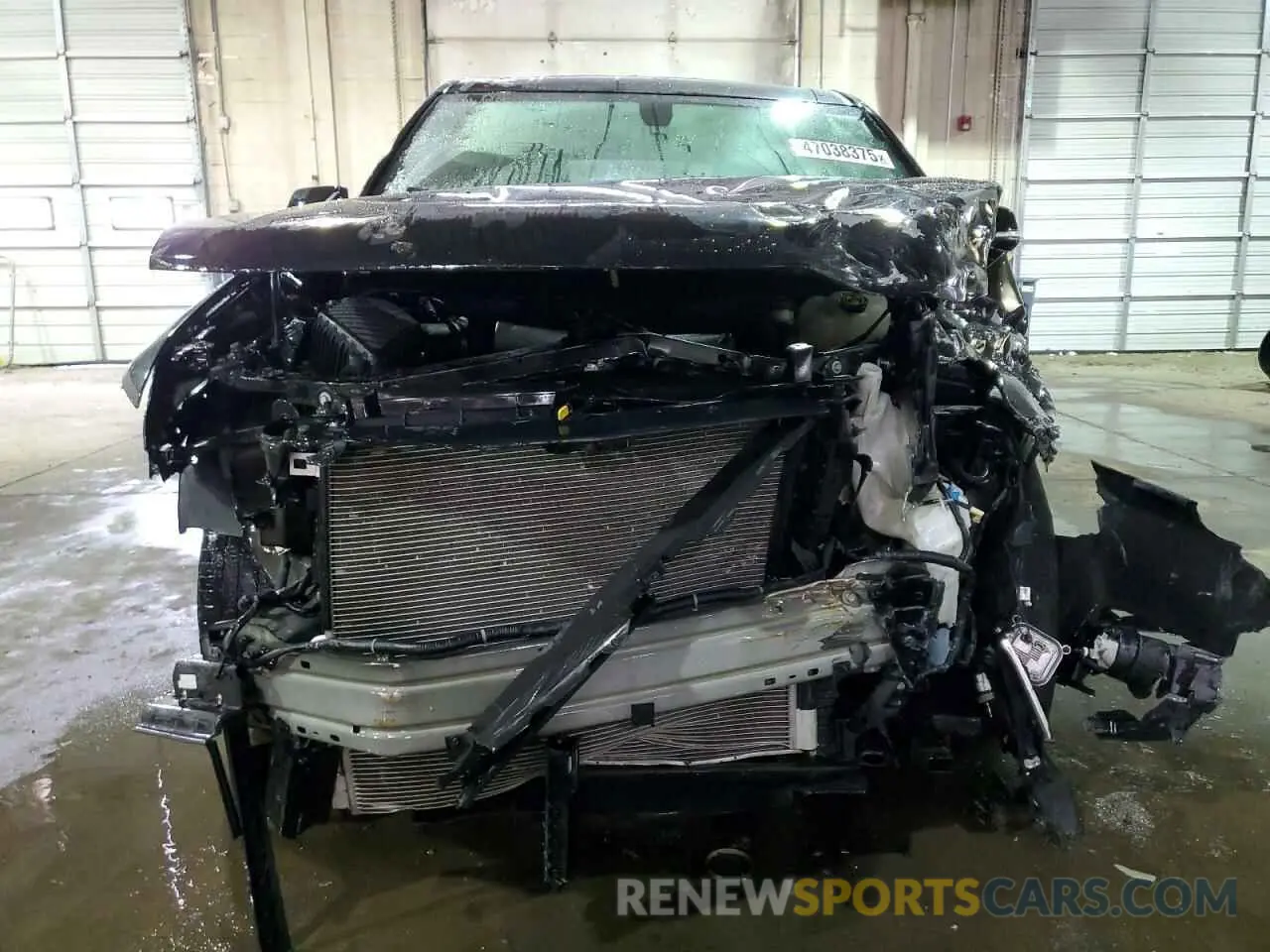 5 Photograph of a damaged car 1GNEVGKWXKJ310226 CHEVROLET TRAVERSE 2019