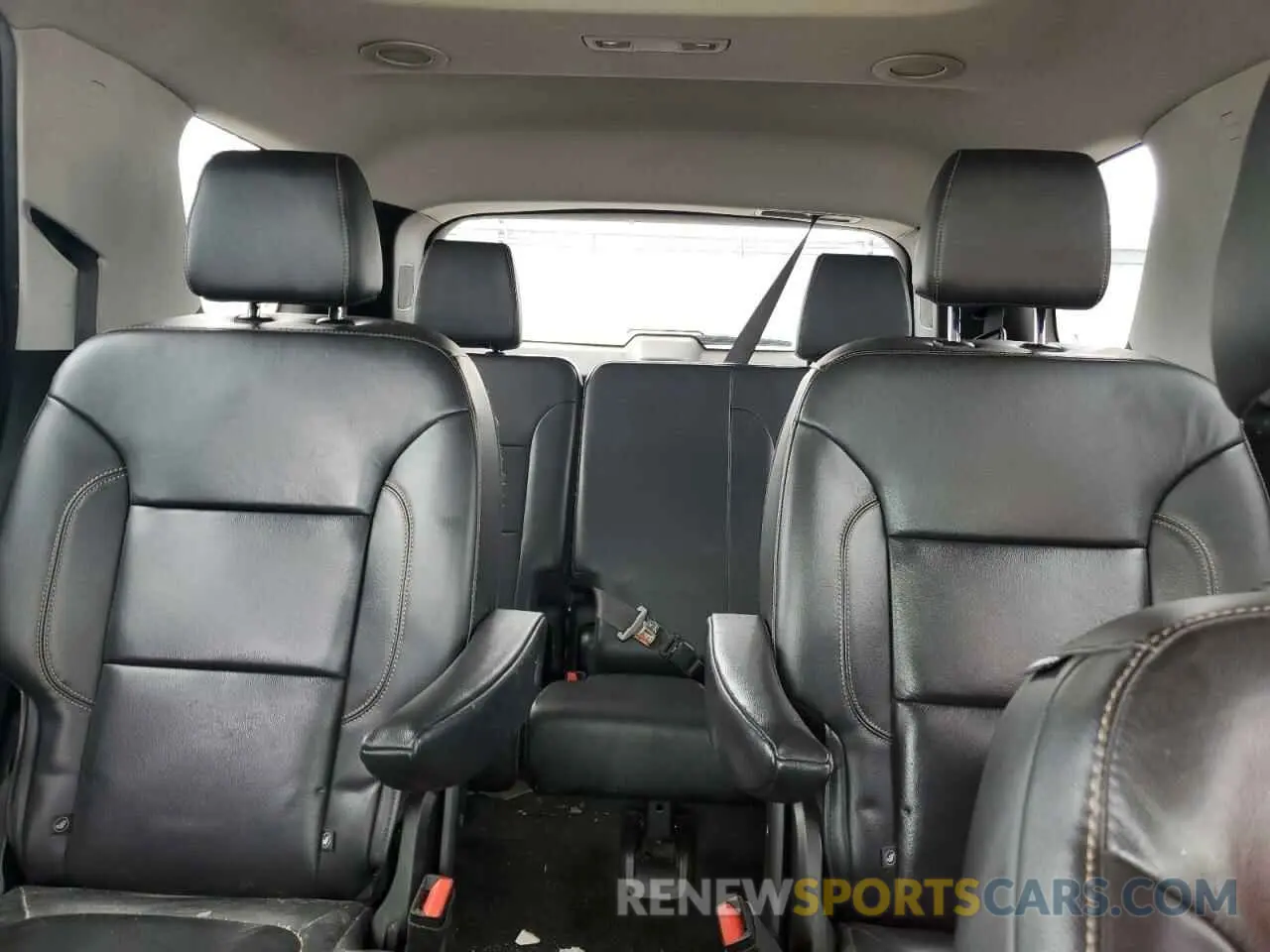 10 Photograph of a damaged car 1GNEVHKW0KJ209699 CHEVROLET TRAVERSE 2019