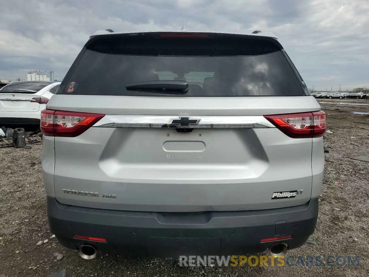 6 Photograph of a damaged car 1GNEVHKW0KJ209699 CHEVROLET TRAVERSE 2019