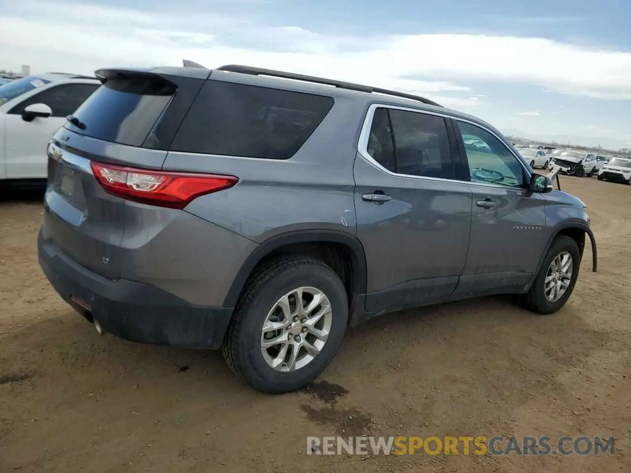3 Photograph of a damaged car 1GNEVHKW0KJ277971 CHEVROLET TRAVERSE 2019