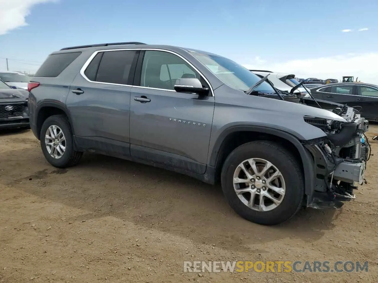 4 Photograph of a damaged car 1GNEVHKW0KJ277971 CHEVROLET TRAVERSE 2019