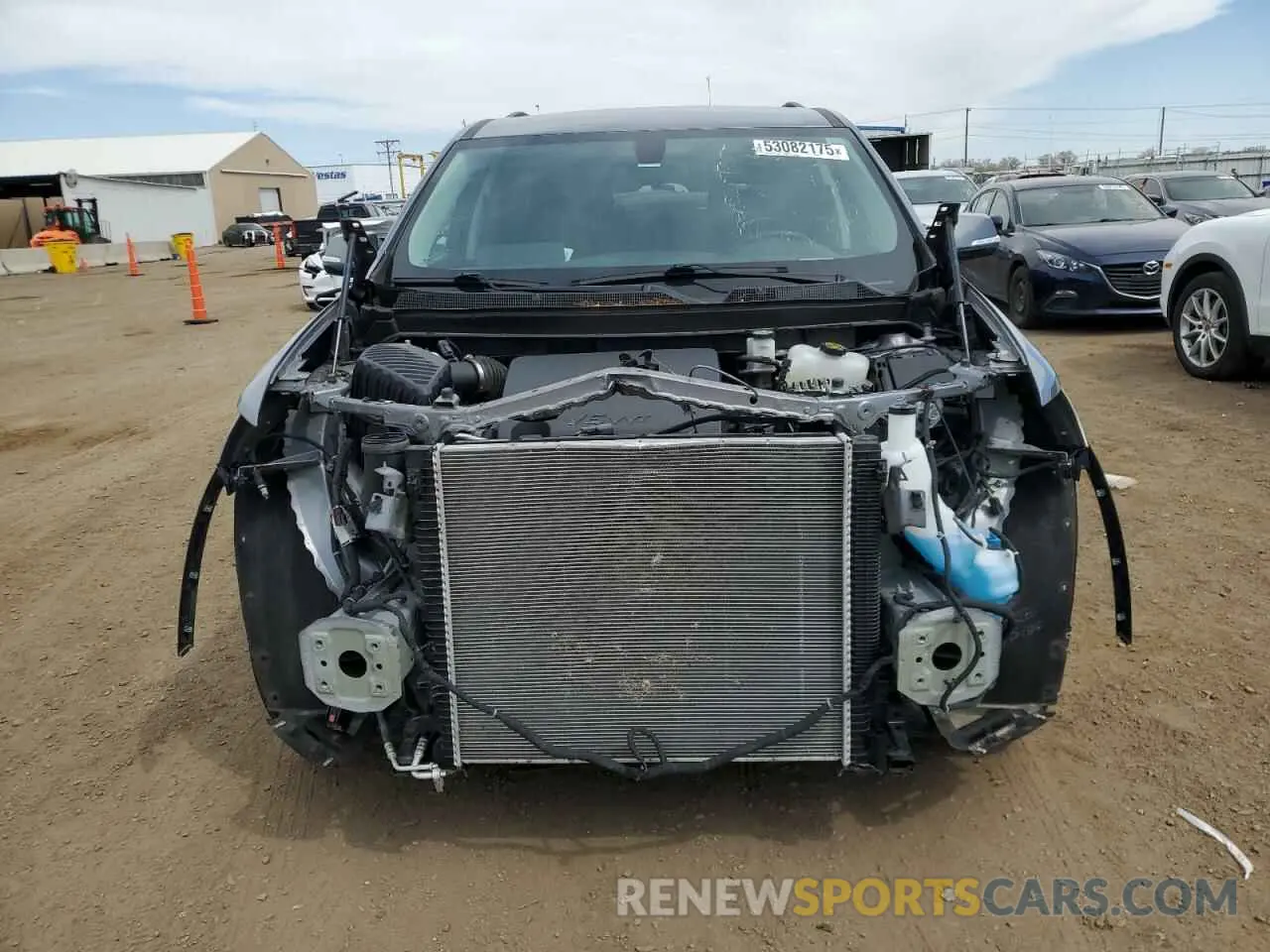 5 Photograph of a damaged car 1GNEVHKW0KJ277971 CHEVROLET TRAVERSE 2019