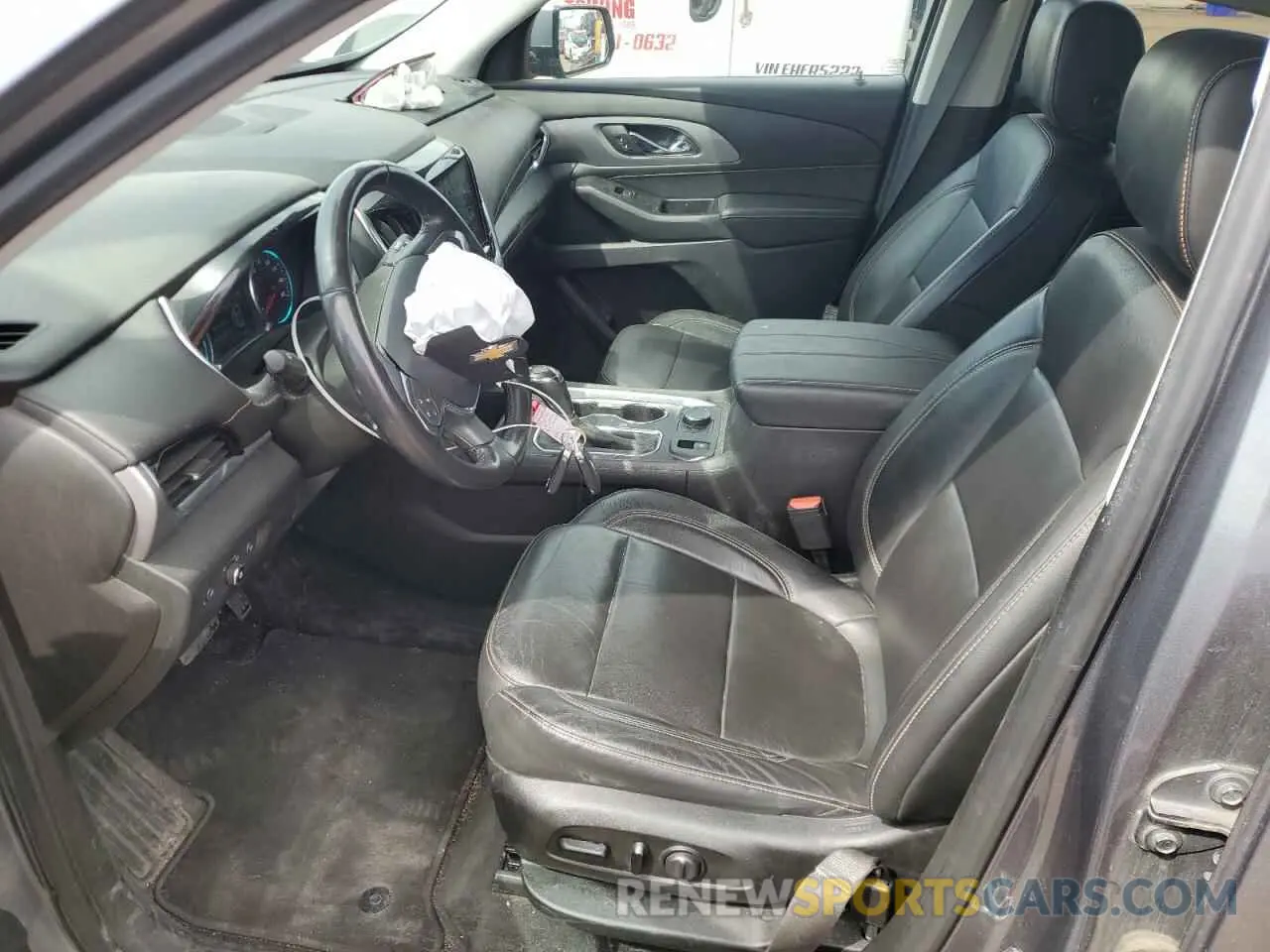 7 Photograph of a damaged car 1GNEVHKW0KJ277971 CHEVROLET TRAVERSE 2019