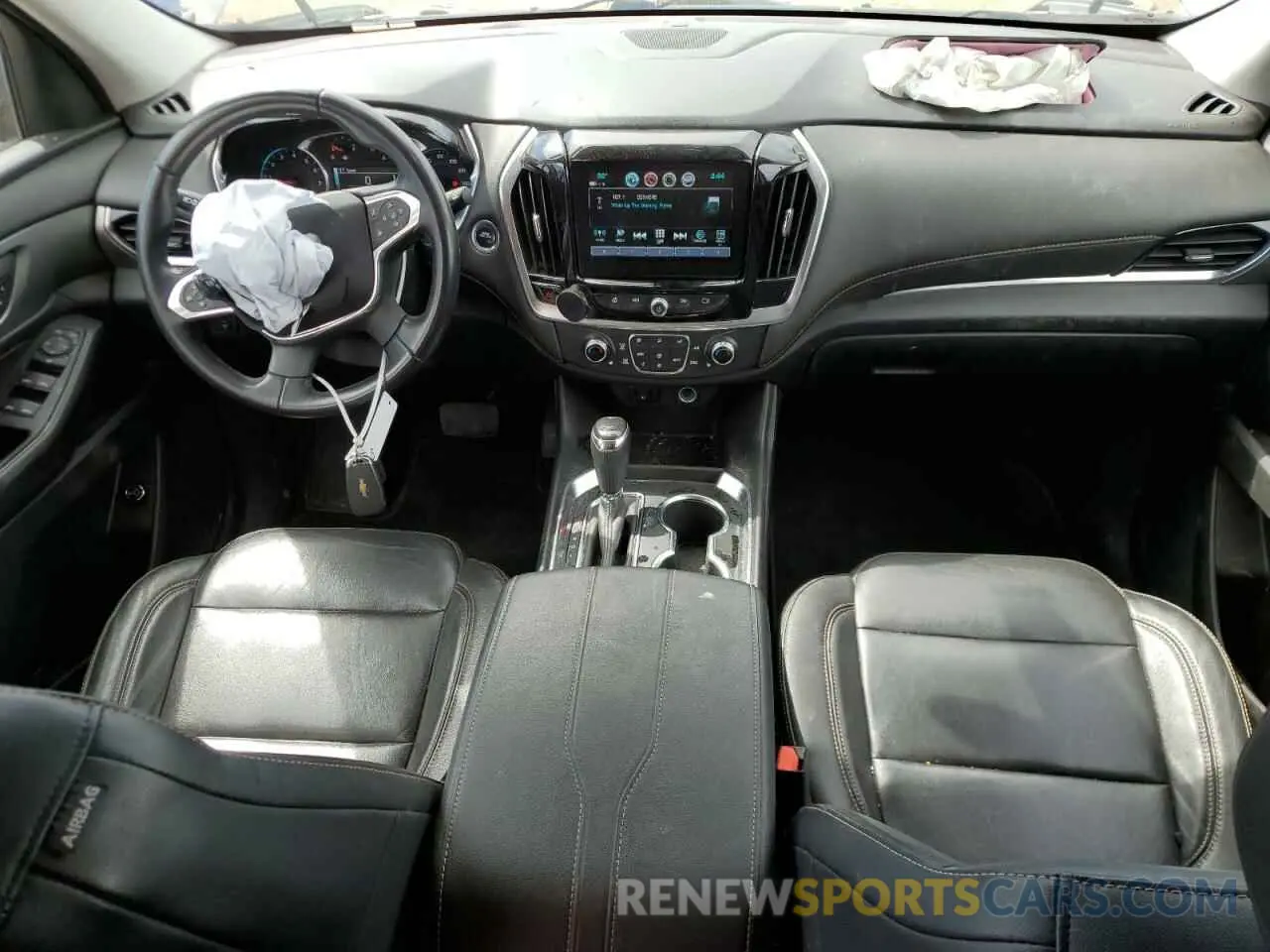 8 Photograph of a damaged car 1GNEVHKW0KJ277971 CHEVROLET TRAVERSE 2019