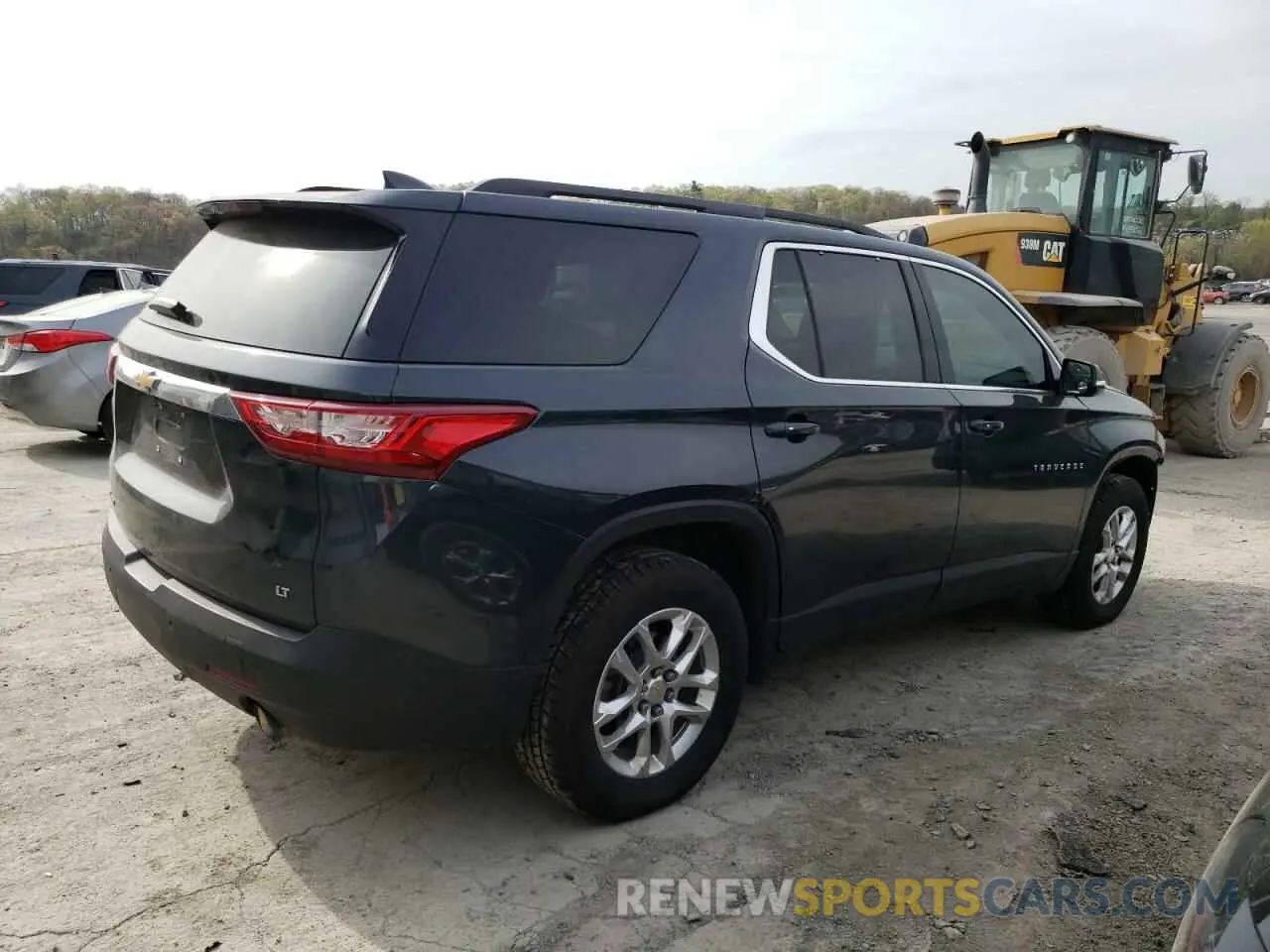 3 Photograph of a damaged car 1GNEVHKW0KJ303193 CHEVROLET TRAVERSE 2019