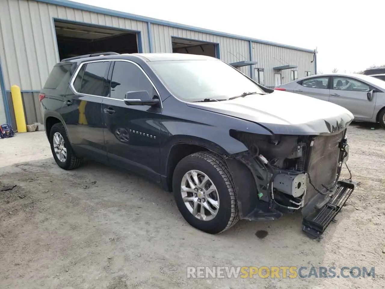4 Photograph of a damaged car 1GNEVHKW0KJ303193 CHEVROLET TRAVERSE 2019