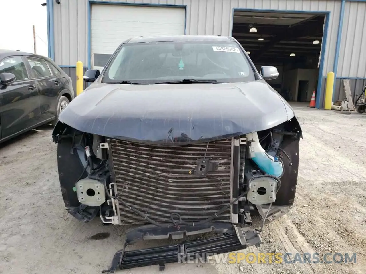 5 Photograph of a damaged car 1GNEVHKW0KJ303193 CHEVROLET TRAVERSE 2019