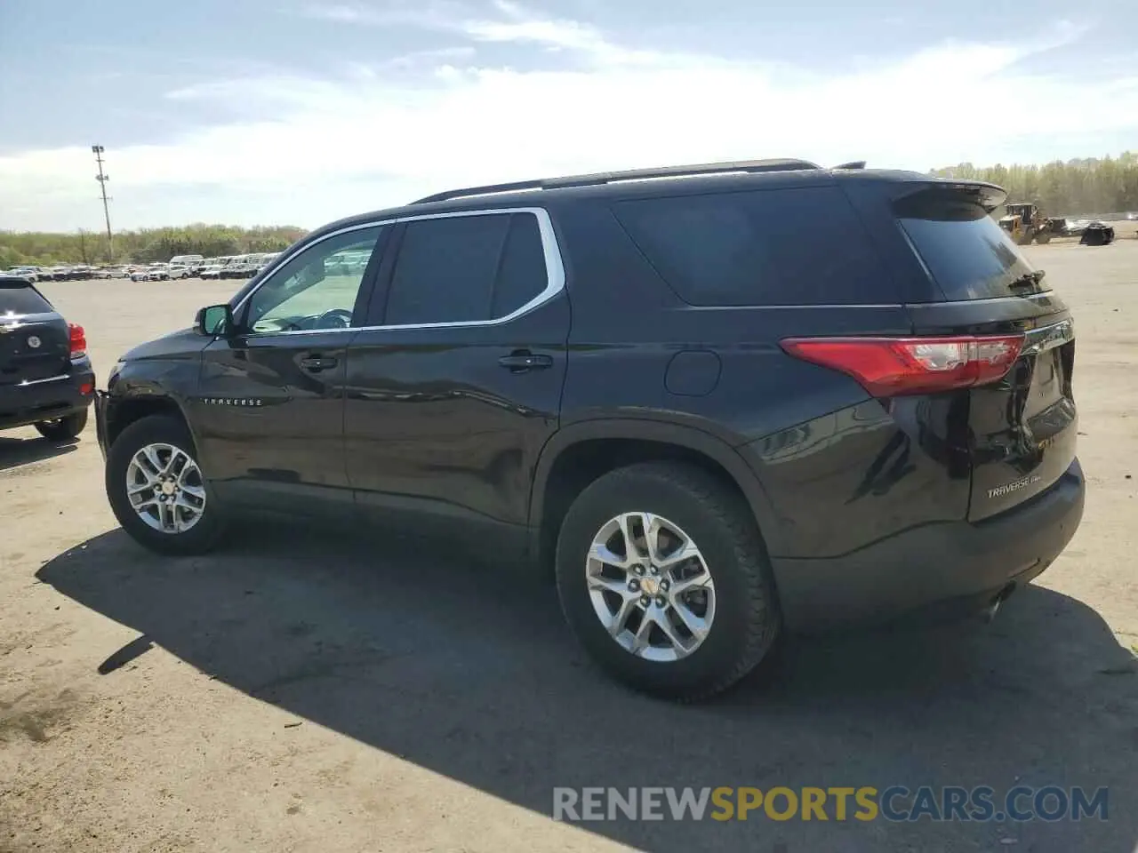 2 Photograph of a damaged car 1GNEVHKW1KJ156012 CHEVROLET TRAVERSE 2019